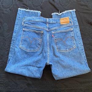 Levi’s Wedgie Straight— 29— 99% Cotton